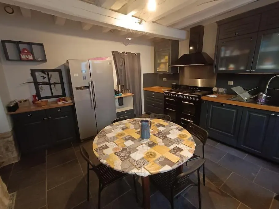 Retrouvez Votre Famille Ou Vos Amis Au Calme Villa Aigueperse  Aigueperse (Puy-de-Dome)